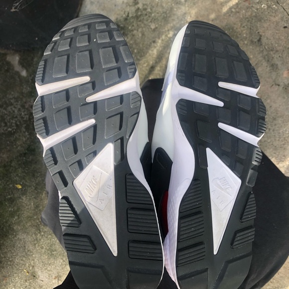 Nike Air Huarache 'Red Oxide' Sneakers - Picture 4 of 4